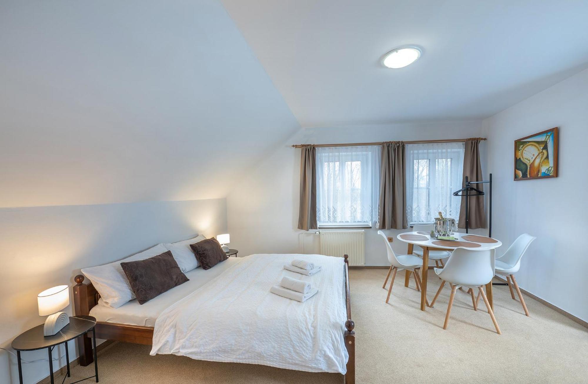 Rodinny Hotel Myslivna Třeboň Εξωτερικό φωτογραφία