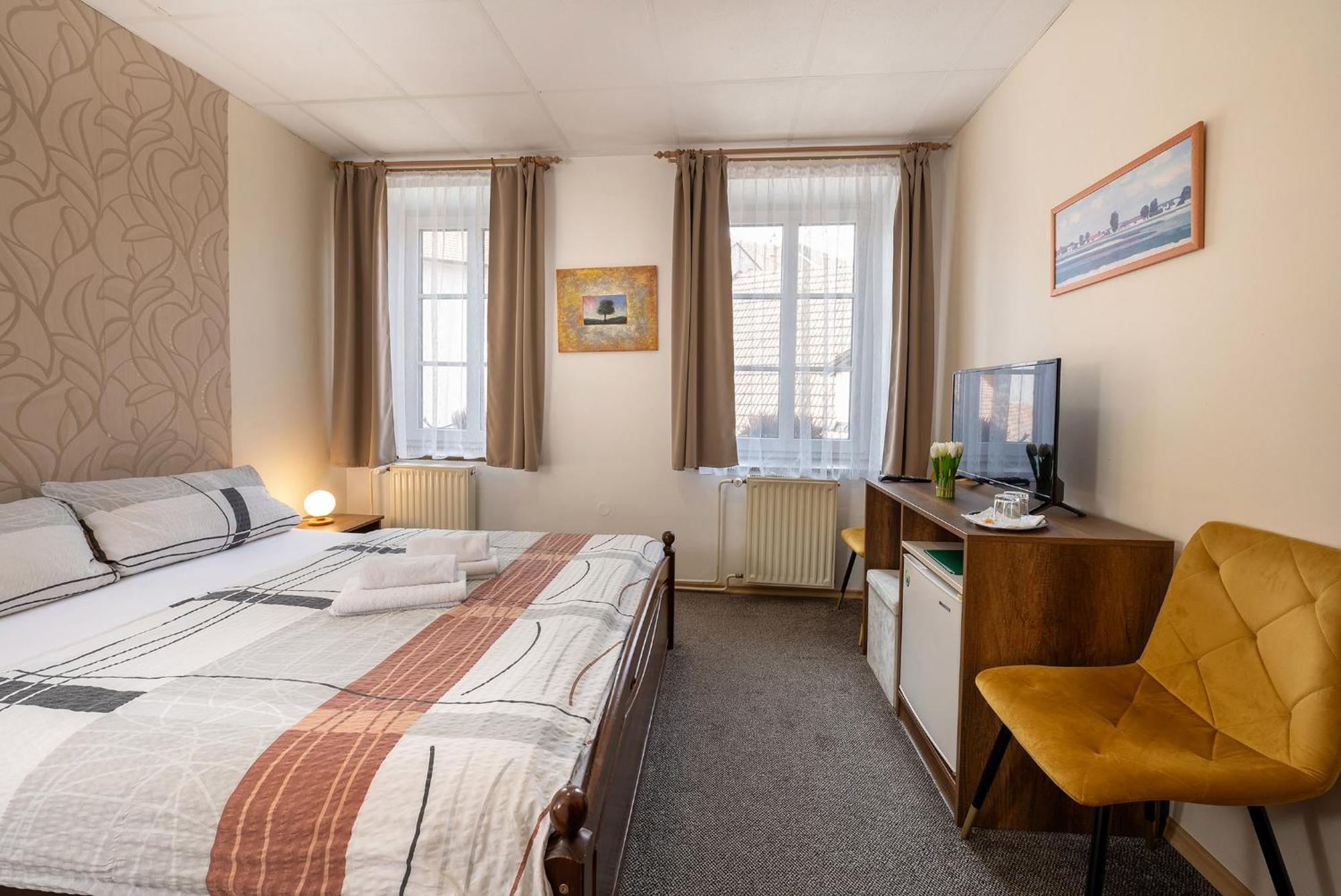 Rodinny Hotel Myslivna Třeboň Εξωτερικό φωτογραφία
